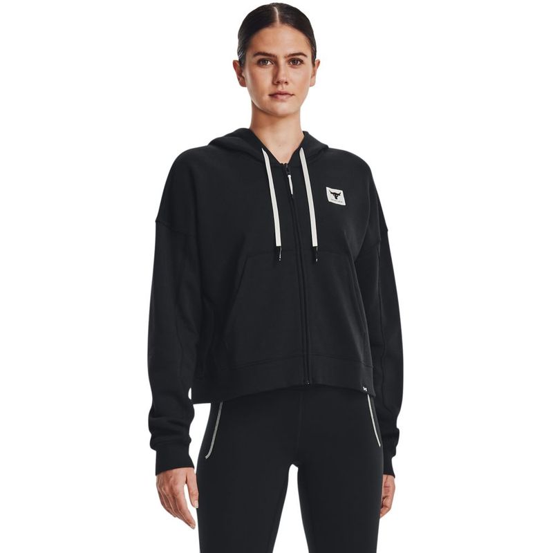 Camiseta-Manga-Larga-under-armour-para-mujer-Ua-Pjt-Rck-Fleece-Fz-para-entrenamiento-color-negro.-Frente-Sobre-Modelo