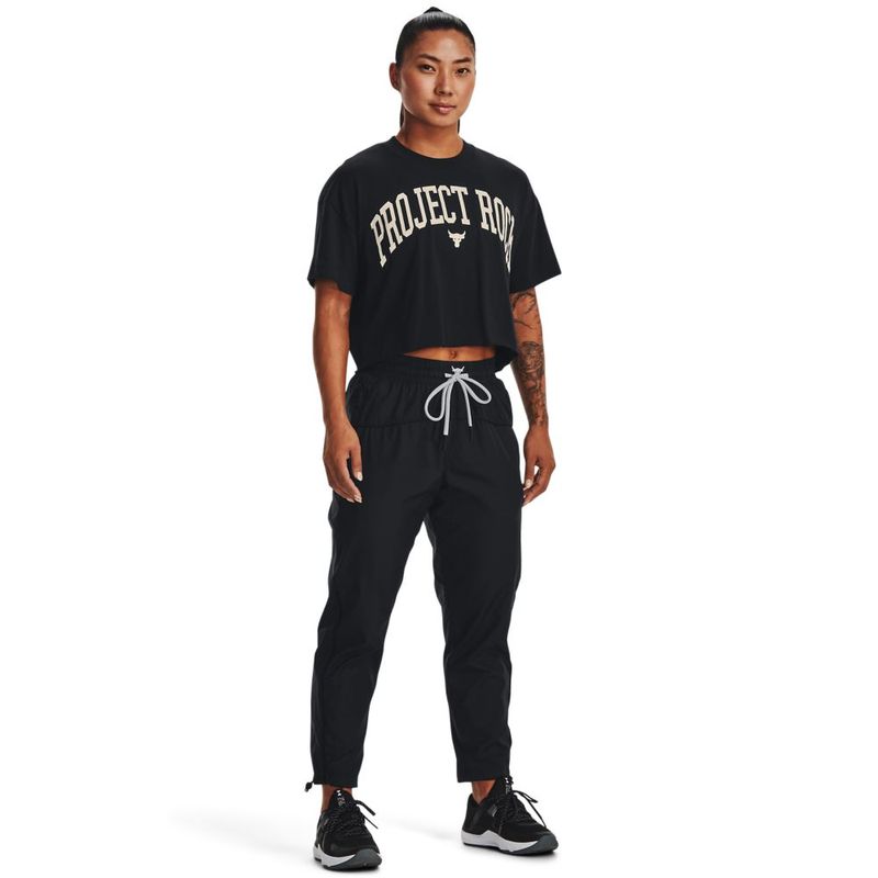 Camiseta-Manga-Corta-under-armour-para-mujer-Ua-Pjt-Rck-Ss-Crop-para-entrenamiento-color-negro.-Outfit-Completo