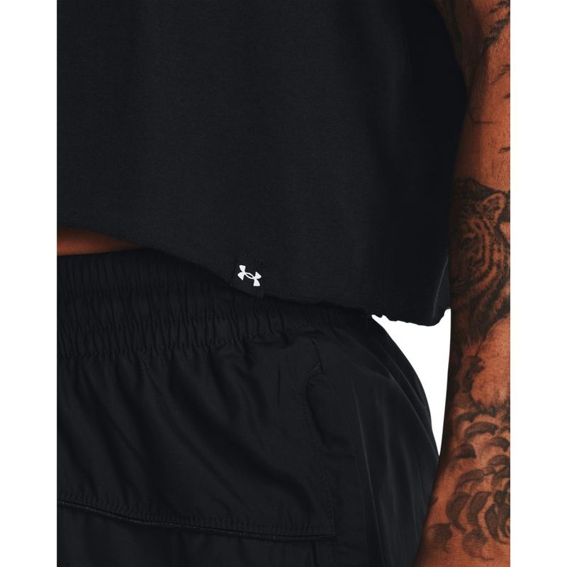 Camiseta-Manga-Corta-under-armour-para-mujer-Ua-Pjt-Rck-Ss-Crop-para-entrenamiento-color-negro.-Detalle-Sobre-Modelo-1