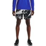 Pantaloneta-under-armour-para-hombre-Ua-Run-Anywhere-Short-para-correr-color-negro.-Frente-Sobre-Modelo