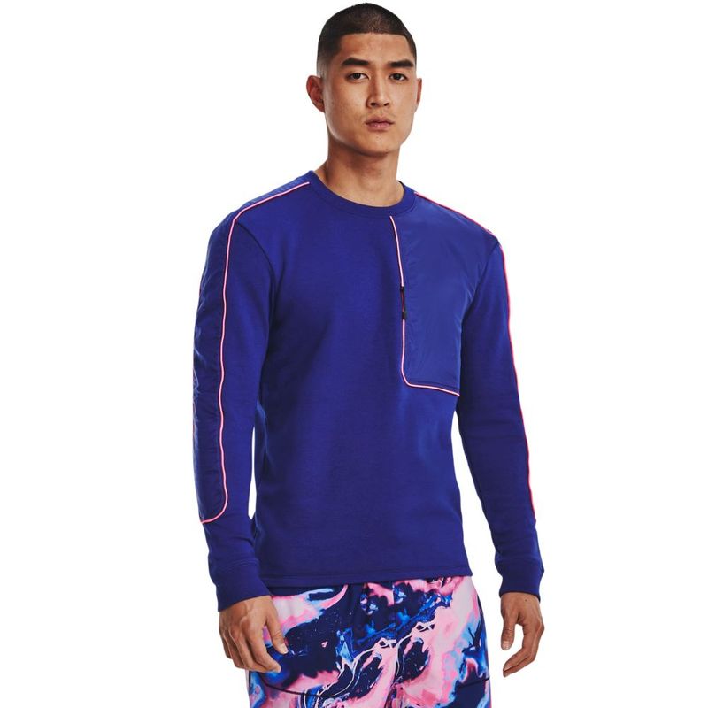 Camiseta-Manga-Larga-under-armour-para-hombre-Ua-Run-Anywhere-Ls-V2-para-correr-color-azul.-Frente-Sobre-Modelo