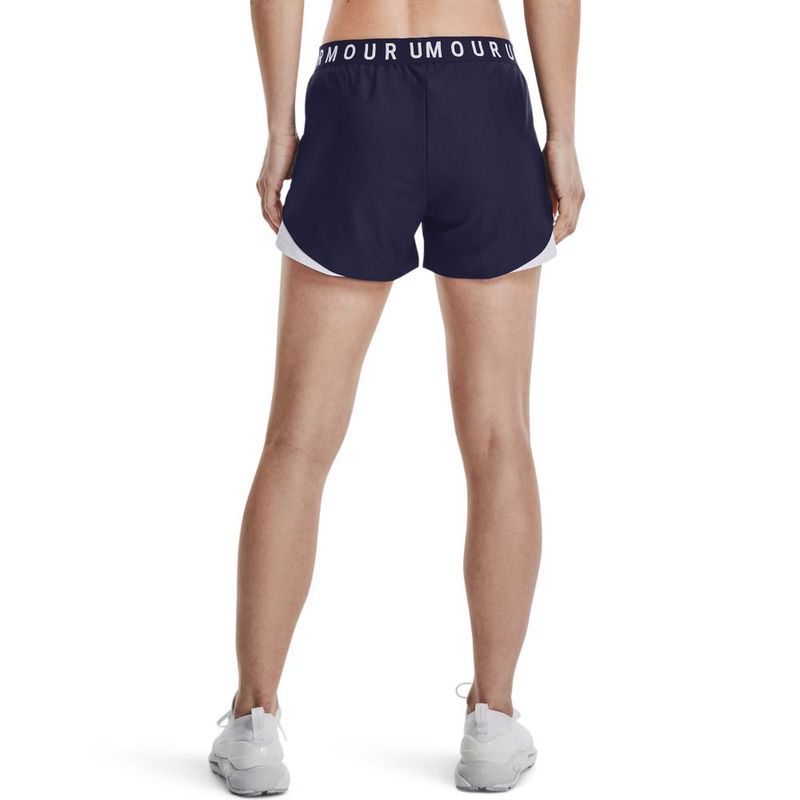 Pantaloneta-under-armour-para-mujer-Play-Up-Shorts-3.0-para-entrenamiento-color-azul.-Reverso-Sobre-Modelo