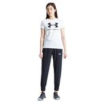 Camiseta-Manga-Corta-under-armour-para-mujer-Live-Sportstyle-Graphic-Ssc-para-entrenamiento-color-blanco.-Outfit-Completo