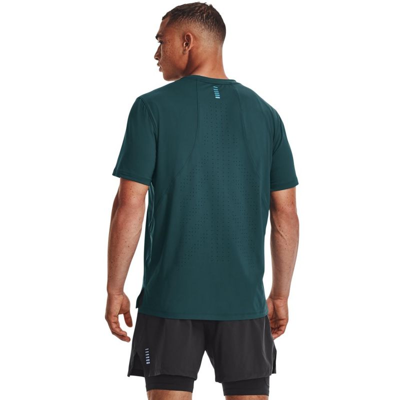 Camiseta-Manga-Corta-under-armour-para-hombre-Ua-Iso-Chill-Laser-Tee-para-correr-color-amarillo.-Reverso-Sobre-Modelo
