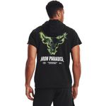 Camiseta-Manga-Larga-under-armour-para-hombre-Ua-Pjt-Rck-Rvl-Flc-Cap-Hdy-para-entrenamiento-color-negro.-Reverso-Sobre-Modelo