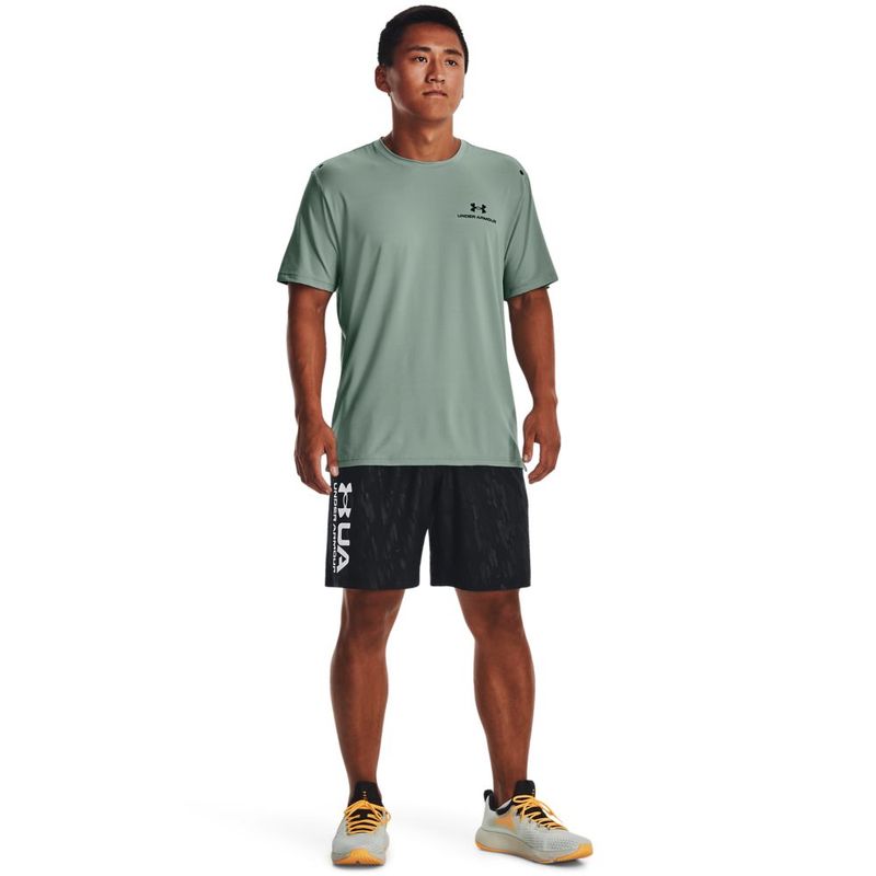 Pantaloneta-under-armour-para-hombre-Ua-Woven-Emboss-Shorts-para-entrenamiento-color-negro.-Outfit-Completo