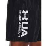 Pantaloneta-under-armour-para-hombre-Ua-Woven-Emboss-Shorts-para-entrenamiento-color-negro.-Detalle-Sobre-Modelo-1