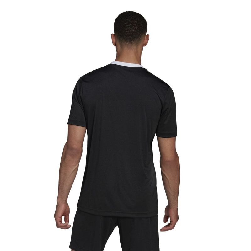 Camiseta-Manga-Corta-adidas-para-hombre-Ent22-Jsy-para-futbol-color-negro.-Reverso-Sobre-Modelo