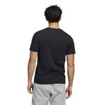 Camiseta-Manga-Corta-adidas-para-hombre-Basic-Bos-Tee-para-moda-color-negro.-Reverso-Sobre-Modelo