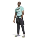 Camiseta-Manga-Corta-reebok-para-hombre-Gs-Ubf-Verbiage-Tee-para-entrenamiento-color-multicolor.-Outfit-Completo