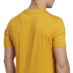 Camiseta-Manga-Corta-reebok-para-hombre-Ri-Big-Logo-Tee-para-entrenamiento-color-negro.-Detalle-Sobre-Modelo-2