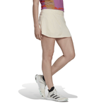 Falda-adidas-para-mujer-Match-Skirt-para-tenis-color-multicolor.-Modelo-En-Movimiento