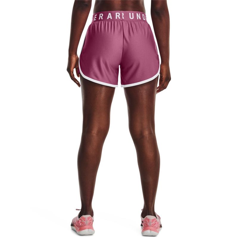 Pantaloneta-under-armour-para-mujer-Play-Up-5In-Shorts-para-entrenamiento-color-rosado.-Reverso-Sobre-Modelo