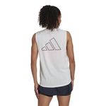 Camiseta-Manga-Sisa-adidas-para-mujer-Ri-3B-Muscl-Tnk-para-correr-color-blanco.-Reverso-Sobre-Modelo
