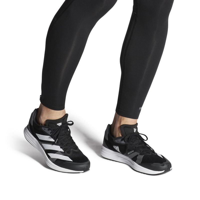 Tenis-adidas-para-hombre-Adizero-Rc-4-M-para-correr-color-gris.-En-Modelo