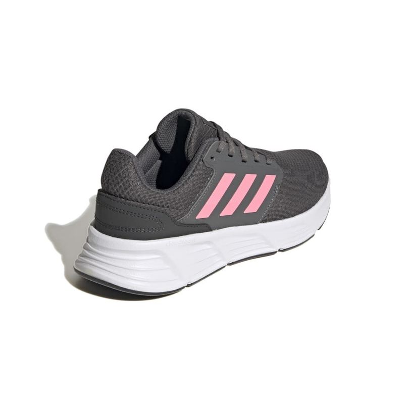 Tenis-adidas-para-mujer-Galaxy-6-para-correr-color-gris.-Talon