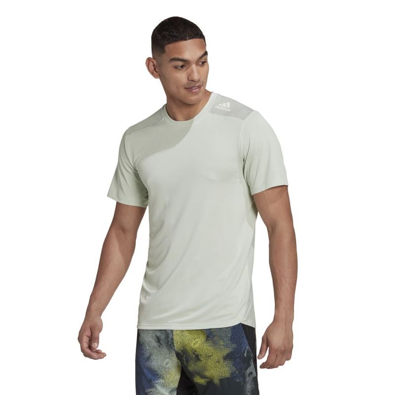 Camiseta-Manga-Corta-adidas-para-hombre-M-D4T-Hr-Tee-para-entrenamiento-color-verde.-Frente-Sobre-Modelo
