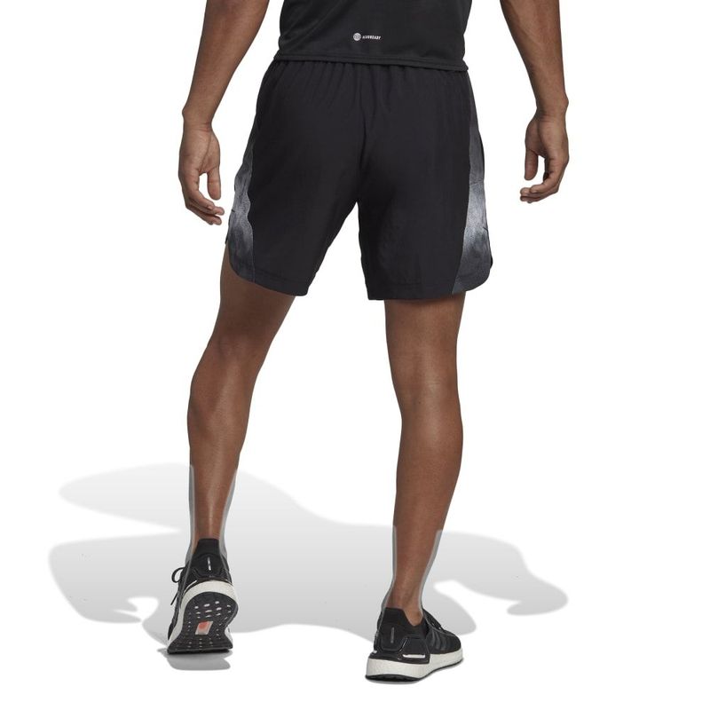 Pantaloneta-adidas-para-hombre-Hiit-D4M-Gf-Sho-para-entrenamiento-color-negro.-Reverso-Sobre-Modelo
