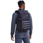 Morral-under-armour-para-hombre-Ua-Triumph-Sport-Backpack-para-entrenamiento-color-morado.-Reverso-Sin-Modelo