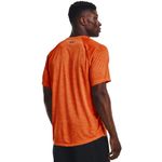 Camiseta-Manga-Corta-under-armour-para-hombre-Ua-Tech-2.0-Ss-Tee-para-entrenamiento-color-amarillo.-Reverso-Sobre-Modelo