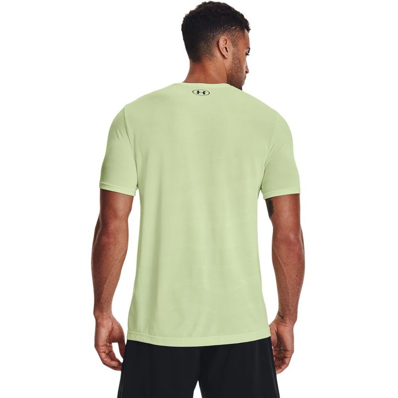 Camiseta-Manga-Corta-under-armour-para-hombre-Ua-Seamless-Novelty-Ss-para-entrenamiento-color-verde.-Reverso-Sobre-Modelo