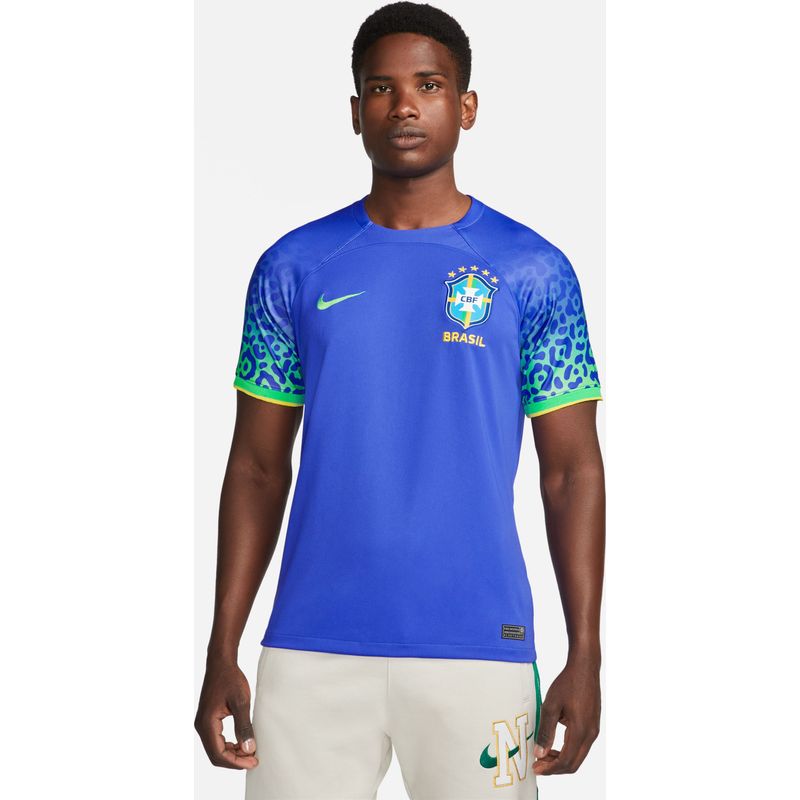 Camiseta-Manga-Corta-nike-para-hombre-Cbf-M-Nk-Df-Stad-Jsy-Ss-Aw-para-futbol-color-azul.-Frente-Sobre-Modelo