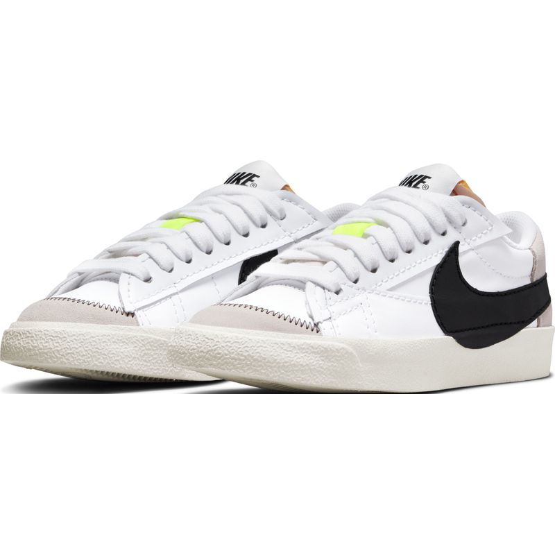 Tenis-nike-para-mujer-W-Blazer-Low--77-Jumbo-para-moda-color-blanco.-Par-Alineados