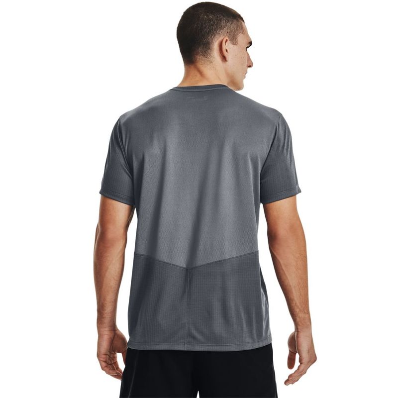 Camiseta-Manga-Corta-under-armour-para-hombre-Ua-Speed-Stride-2.0-Tee-para-correr-color-negro.-Reverso-Sobre-Modelo