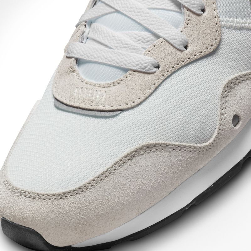 Tenis-nike-para-hombre-Nike-Venture-Runner-para-moda-color-blanco.-Detalle-1