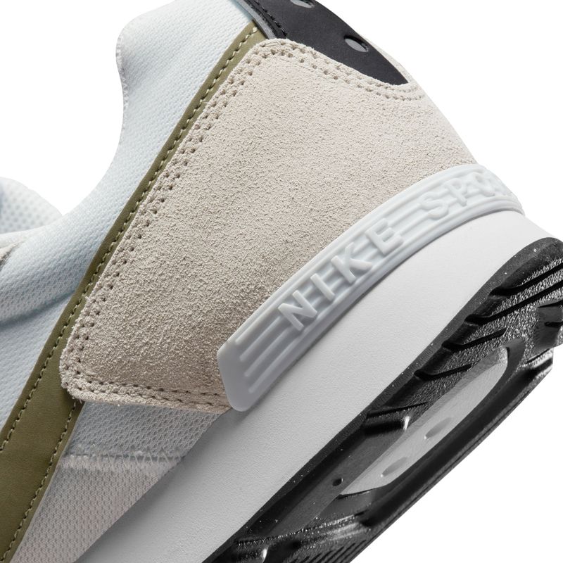 Tenis-nike-para-hombre-Nike-Venture-Runner-para-moda-color-blanco.-Detalle-2