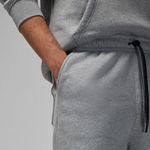 Pantaloneta-nike-para-hombre-M-J-Ess-Flc-Short-para-moda-color-gris.-Detalle-Sobre-Modelo-1