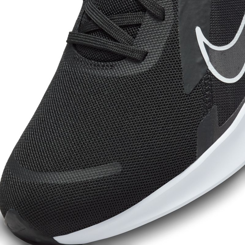 Tenis-nike-para-hombre-Nike-Quest-5-para-correr-color-negro.-Detalle-1