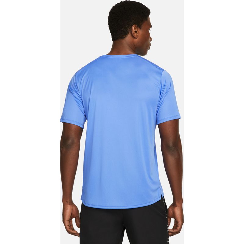 Camiseta-Manga-Corta-nike-para-hombre-M-Nk-Df-Uv-Run-Dvn-Miler-Gx-Ss-para-correr-color-azul.-Reverso-Sobre-Modelo