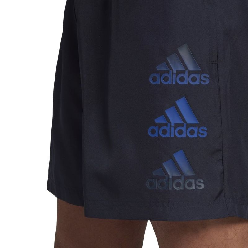 Pantaloneta-adidas-para-hombre-D2M-Logo-Short-para-entrenamiento-color-azul.-Detalle-1