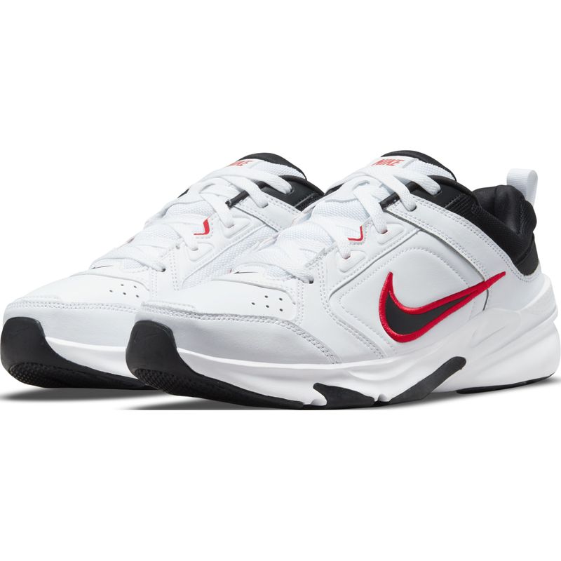 Tenis-nike-para-hombre-Nike-Defyallday-para-entrenamiento-color-blanco.-Par-Alineados