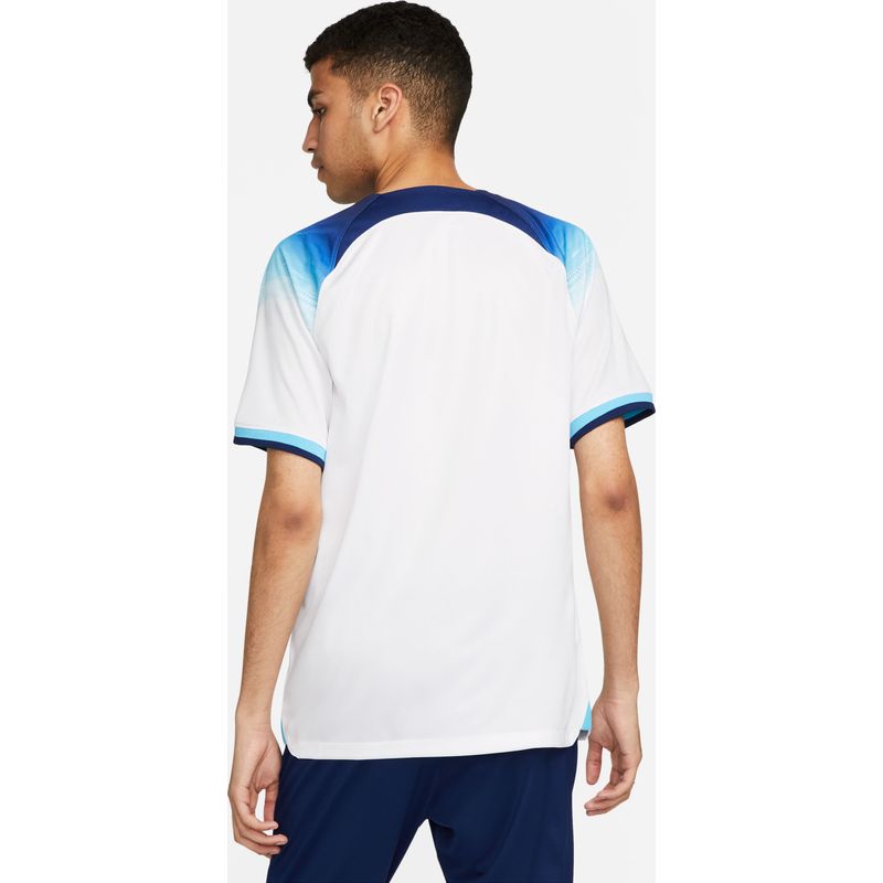 Camiseta-Manga-Corta-nike-para-hombre-Ent-M-Nk-Df-Stad-Jsy-Ss-Hm-para-futbol-color-blanco.-Reverso-Sobre-Modelo