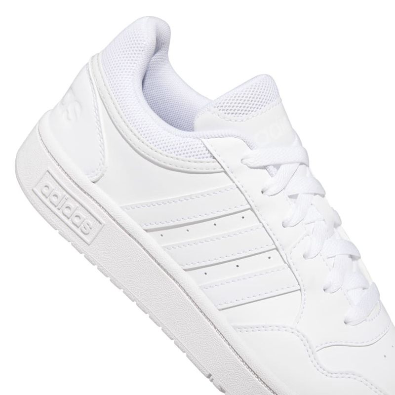 Tenis-adidas-para-mujer-Hoops-3.0-para-moda-color-blanco.-Detalle-1