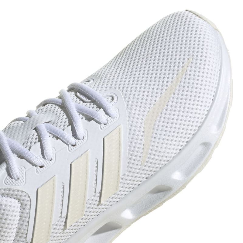 Tenis-adidas-para-hombre-Showtheway-2.0-para-correr-color-blanco.-Detalle-1