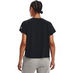 Camiseta-Manga-Corta-under-armour-para-mujer-Ua-Pjt-Rock-Vintage-Iron-Ss-para-entrenamiento-color-negro.-Reverso-Sobre-Modelo