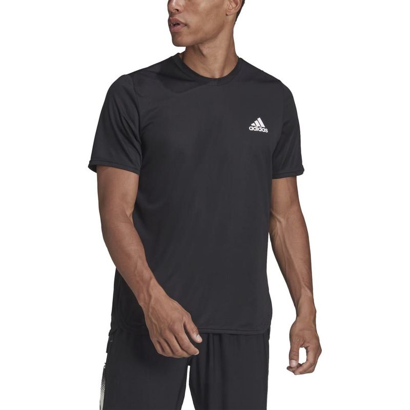 Camiseta-Manga-Corta-adidas-para-hombre-D4M-Tee-para-entrenamiento-color-negro.-Zoom-Frontal-Sobre-Modelo