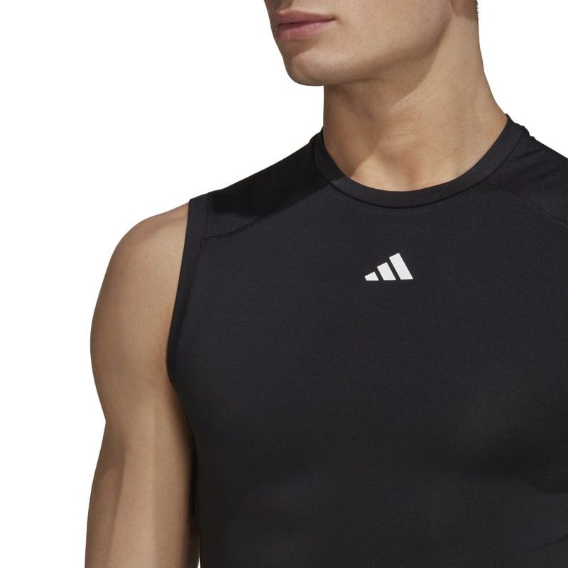Camiseta-Manga-Sisa-adidas-para-hombre-Tf-Sl-Tee-para-entrenamiento-color-negro.-Detalle-1