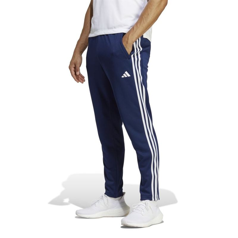 Pantalon-adidas-para-hombre-Tr-Es-Base-3Pt-para-entrenamiento-color-azul.-Frente-Sobre-Modelo