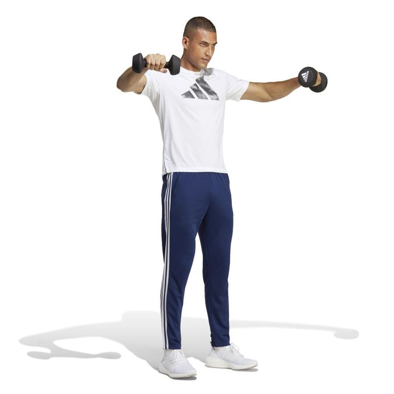 Pantalon-adidas-para-hombre-Tr-Es-Base-3Pt-para-entrenamiento-color-azul.-Modelo-En-Movimiento