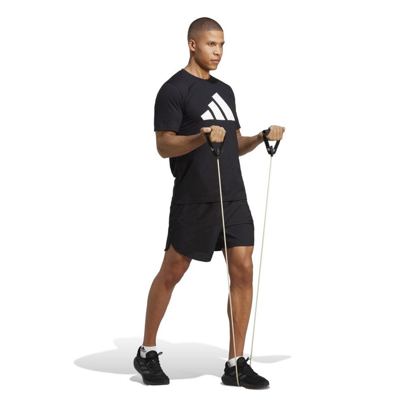 Camiseta-Manga-Corta-adidas-para-hombre-Tr-Es-Fr-Logo-T-para-entrenamiento-color-negro.-Modelo-En-Movimiento