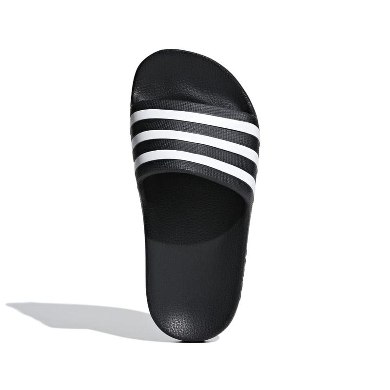 Sandalias-adidas-para-niño-Adilette-Aqua-K-para-natacion-color-negro.-Capellada