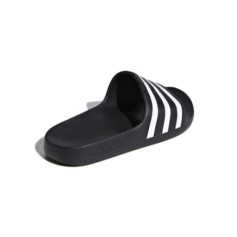 Sandalias-adidas-para-niño-Adilette-Aqua-K-para-natacion-color-negro.-Talon