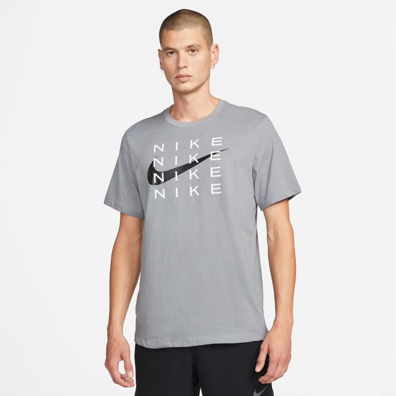 Camiseta-Manga-Corta-nike-para-hombre-M-Nk-Df-Tee-Slub-Hbr-para-entrenamiento-color-negro.-Frente-Sobre-Modelo