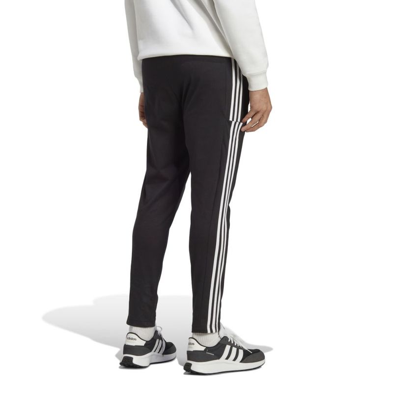 Pantalon-adidas-para-hombre-M-3S-Sj-To-Pt-para-moda-color-negro.-Reverso-Sobre-Modelo