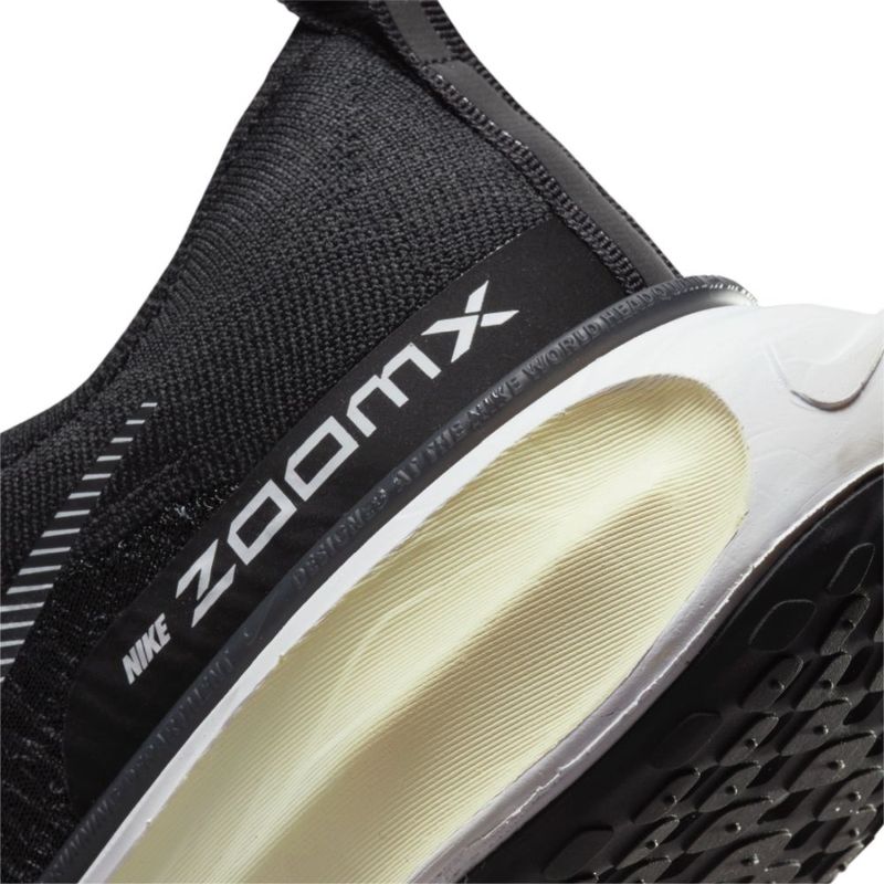 Tenis-nike-para-hombre-Nike-Zoomx-Invincible-Run-Fk-3-para-correr-color-negro.-Detalle-2
