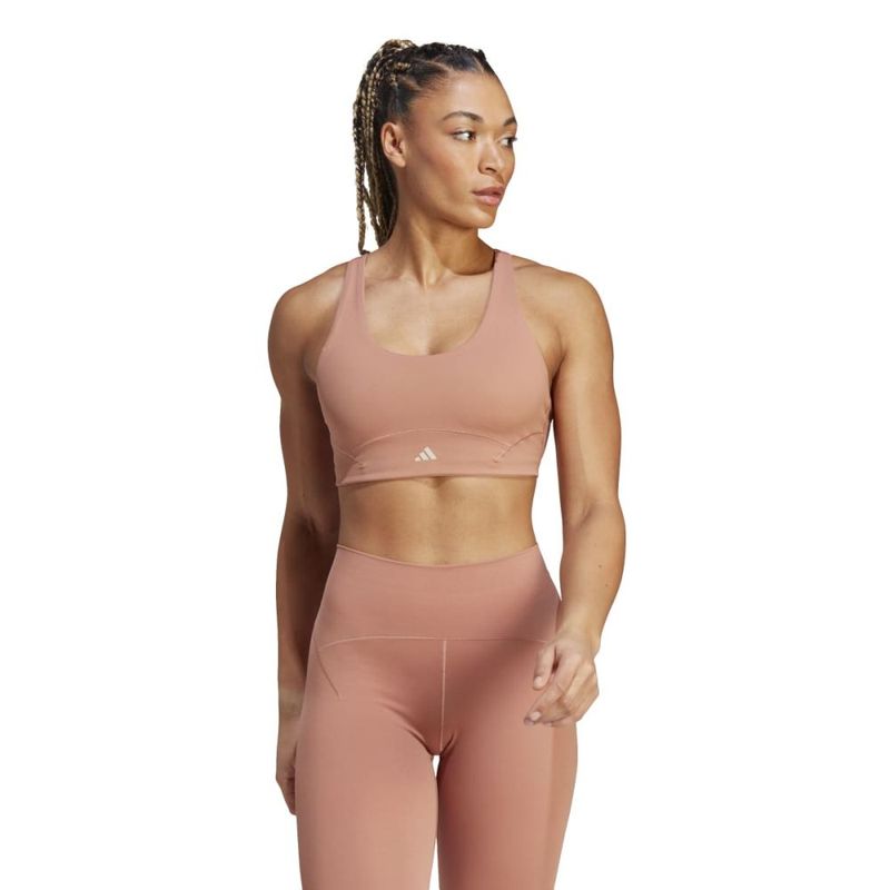 Top-adidas-para-mujer-Cf-L-St-Ms-Bra-para-entrenamiento-color-rosado.-Frente-Sobre-Modelo